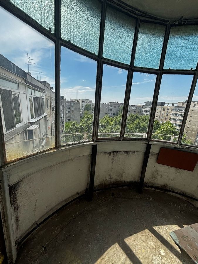 GARSONIERA SPATIOSA  METROU APARATORI PATRIEI - Poză 9