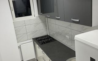Decomandata Garsoniera Renovata Metrou 1 Decembrie 1918 - Poză 4