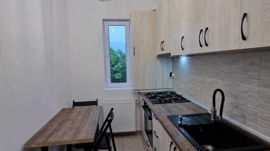 Garsoniera de inchiriat Aparatorii Patriei Loc de Parcare - Poză 3