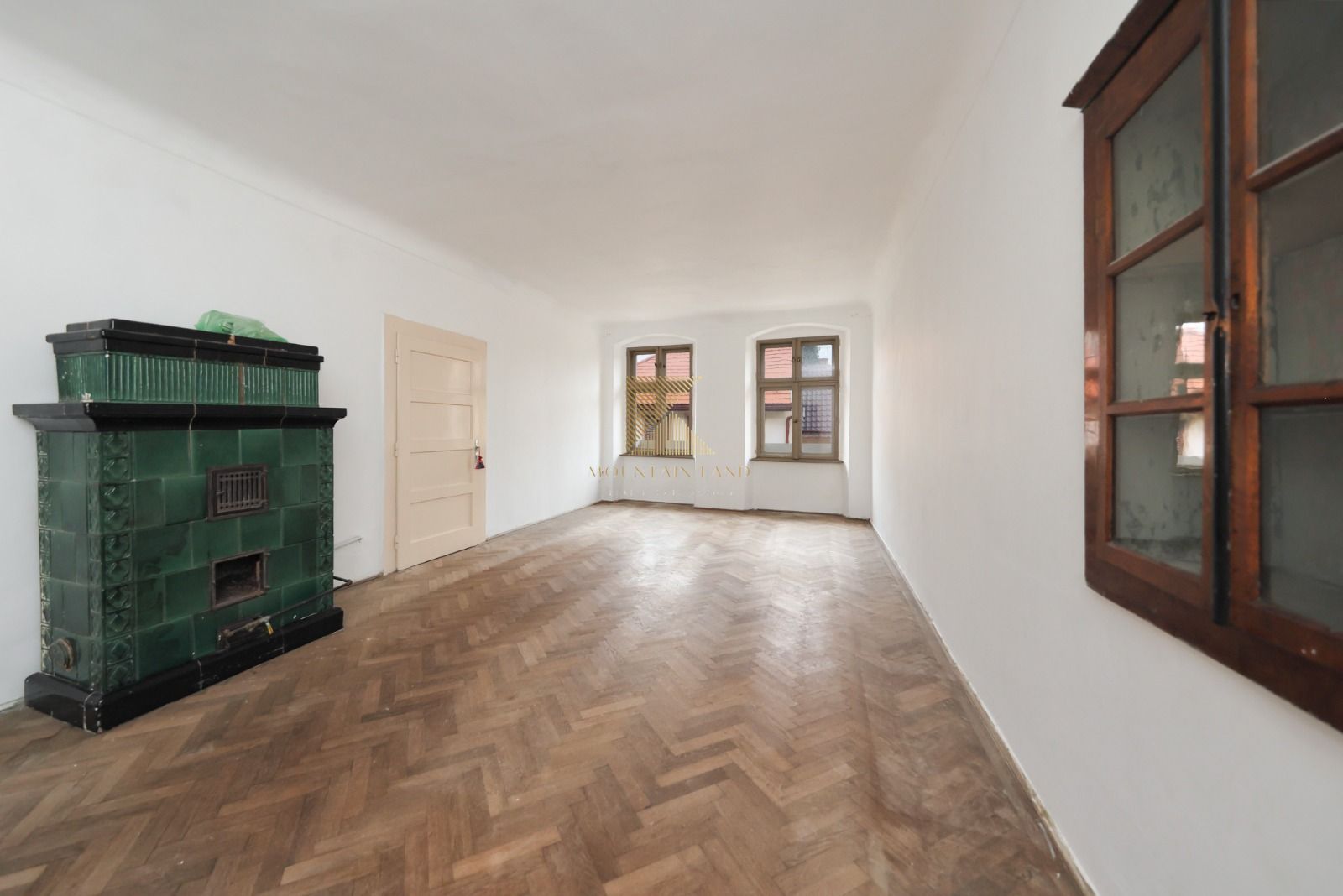 Locație rară în Brașov: ideal pentru regim hotelier sau business - Poză 19