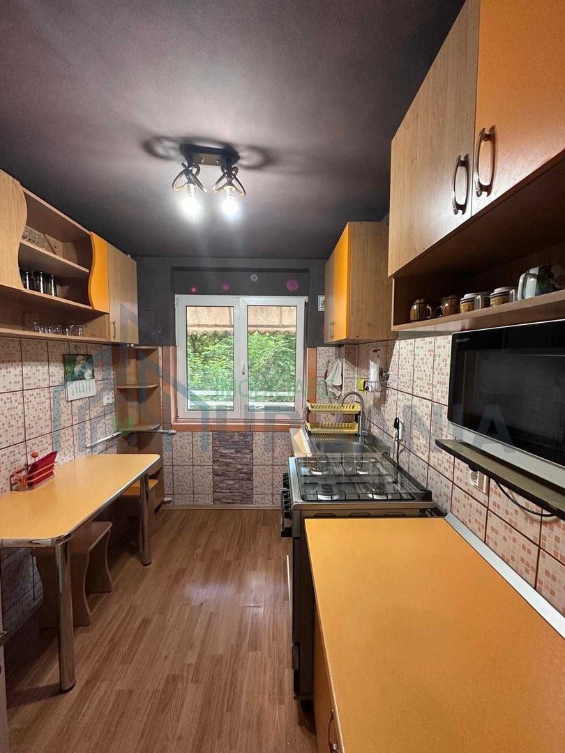 Apartament 3 camere, 66 m², etaj 2/4, zonă liniștită, aproape de Palas, Iași - Poză 1