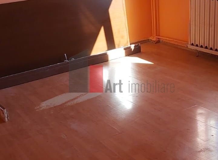 Vânzare apartament 3 camere Apărătorii Patriei - Spiru Haret - Poză 1