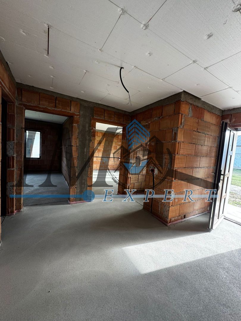 Casa in proces de finisaj de vânzare in Sebeș - Poză 10