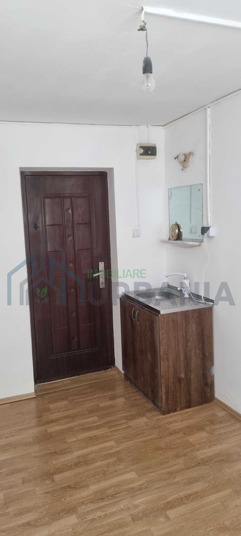 Cameră de vânzare, zona Bucium-Bularga, renovată, parchet, termopan, parter, 17000 euro negociabil - Poză 2