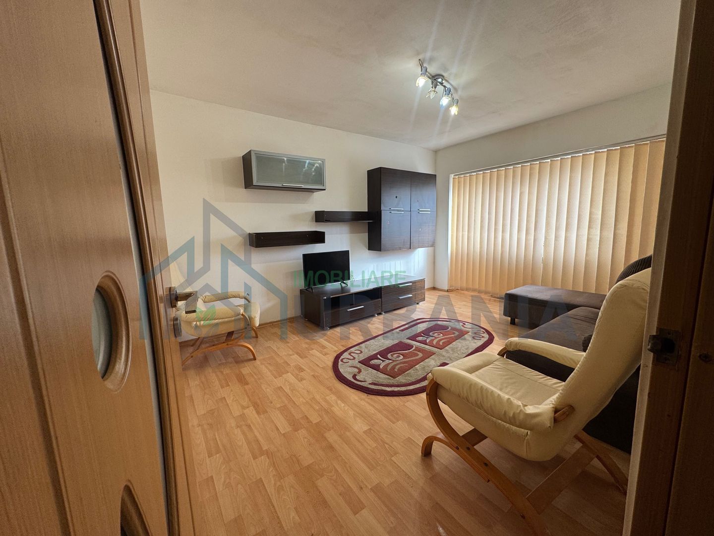 Dacia, 3 camere, decomandat - Poză 1