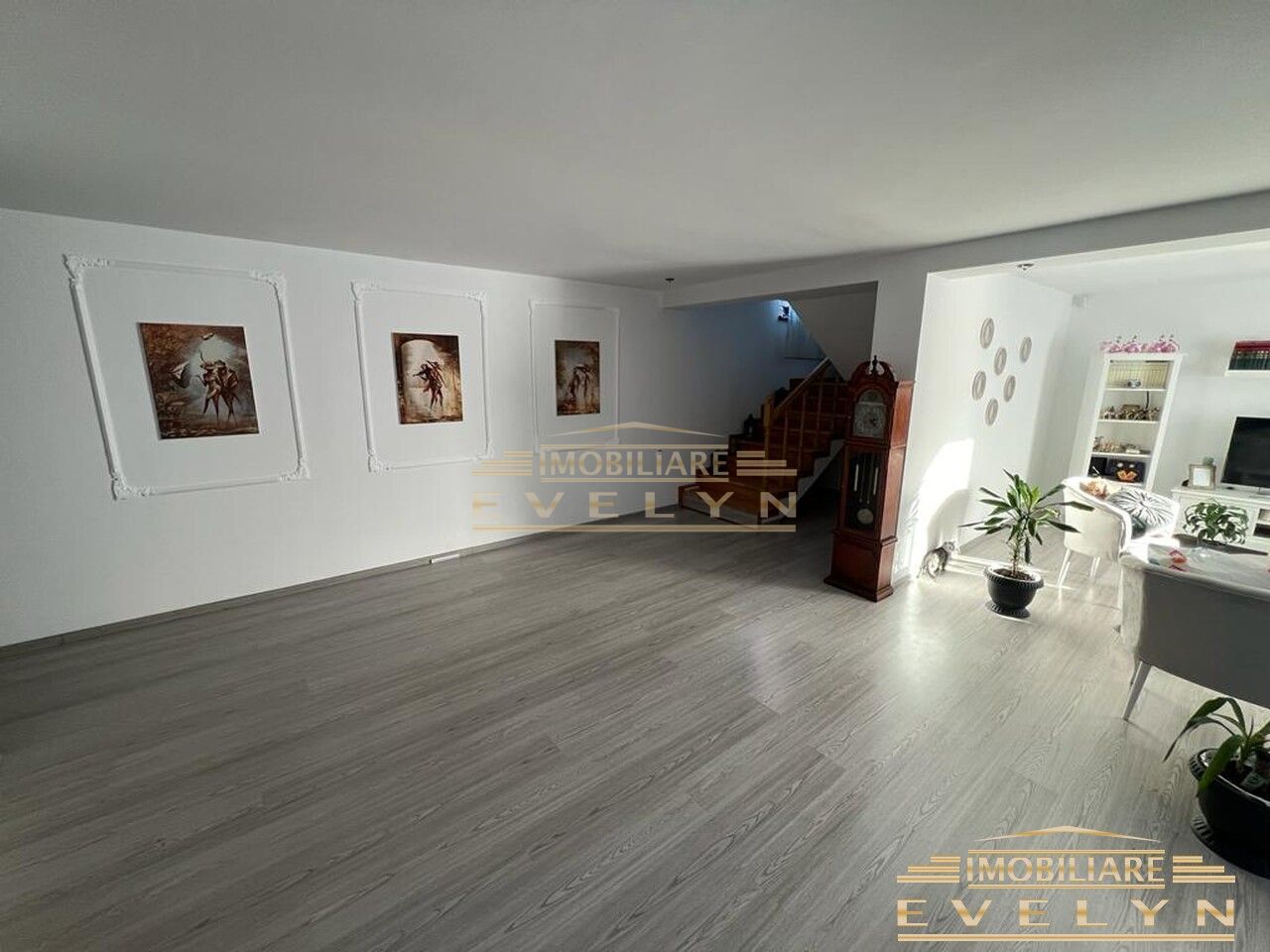 Casa tip duplex de vanzare + teren, zona Manastirea Doamnei. - Poză 3