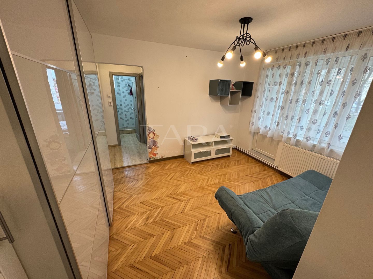 Apartament 2 camere renovat, central Gheorgheni. - Poză 4