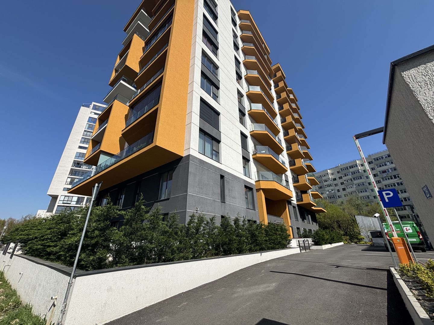 Chirie 2 Camere GranVia Lake View - Terasă cu vedere la Lac - Poză 1