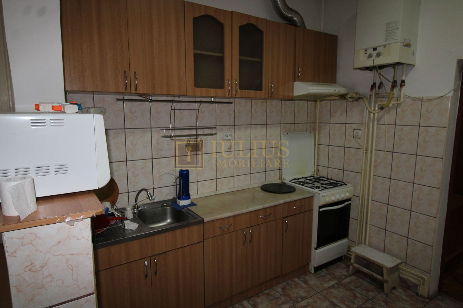 ideal pentru studenti sau o familie, cladire istorica, centrala proprie - Poză 13