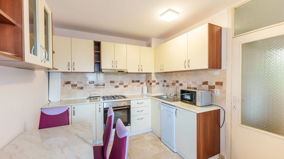 De închiriat apartament 3 camere Fortuna - Poză 12