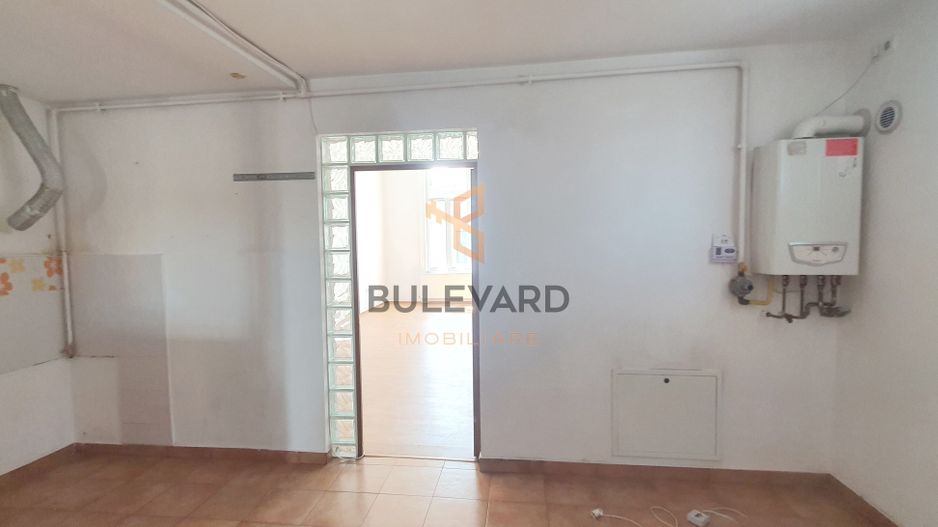 Apartament cu 3 camere, zona Centrala! - Poză 4