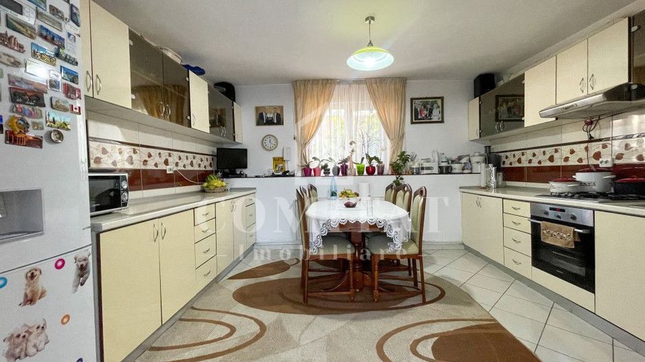 Apartament 3 Camere | 110mpu | Curte proprie 190mp | Semicentral - Poză 1