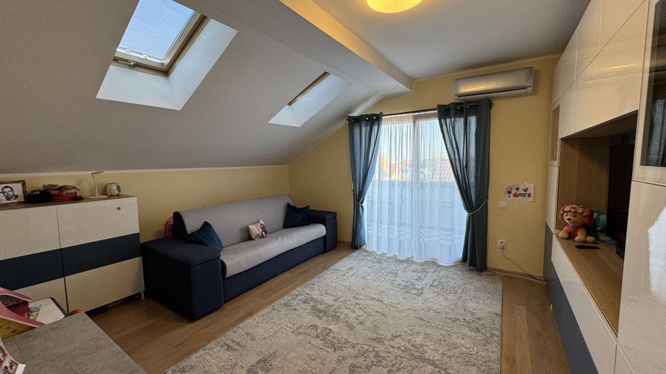 Apartament cu 2 camere in Sanpetru - Poză 3