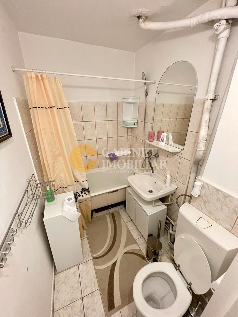 Apartament cu 3 camere - Etaj Intermediar - Bloc Fara Risc - Podu Ros - Poză 5