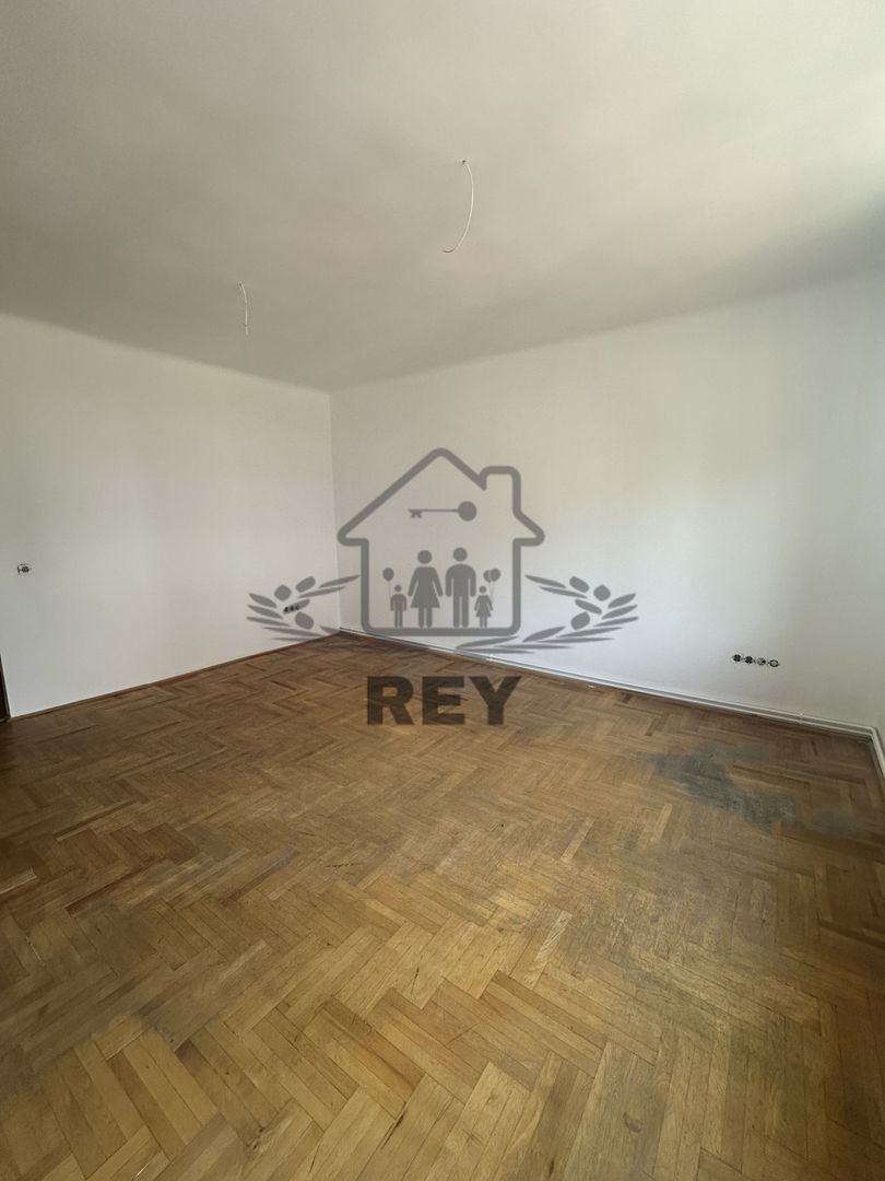Imobil 3 niveluri, renovat, cu spațiu comercial si 2 ap.- Bd. Victoriei - Poză 16
