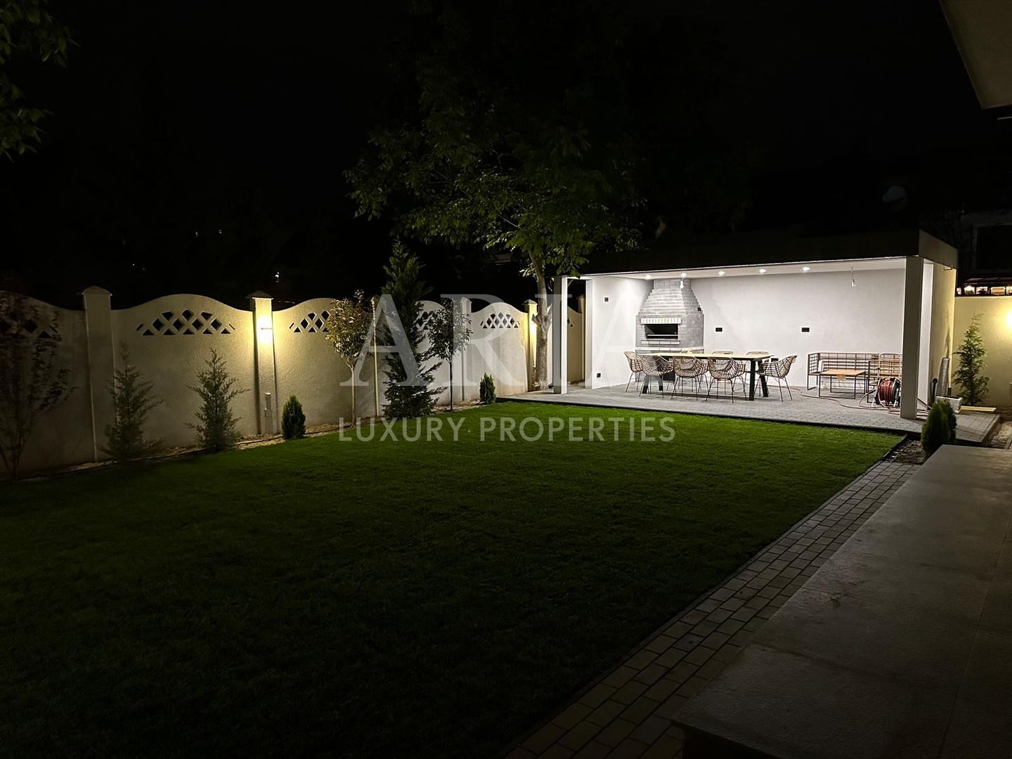 Vila de LUX cu 7 camere IANCU NICOLAE - Poză 19