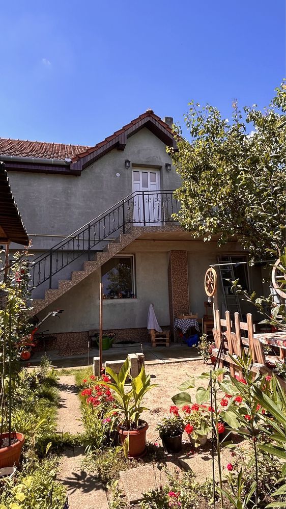 BRASADAS vinde casă cu etaj 8 cam 8 ari zona BOTIZULUI. - Poză 2