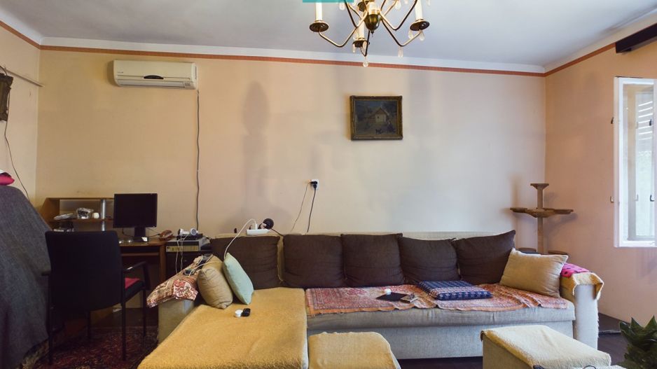 Apartament la casă cu 4 camere în Pârneava - Poză 7