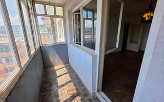 Apartament 3 camere, Cetate, 65 mp utili, et.5. Necesita renovare - Poză 2