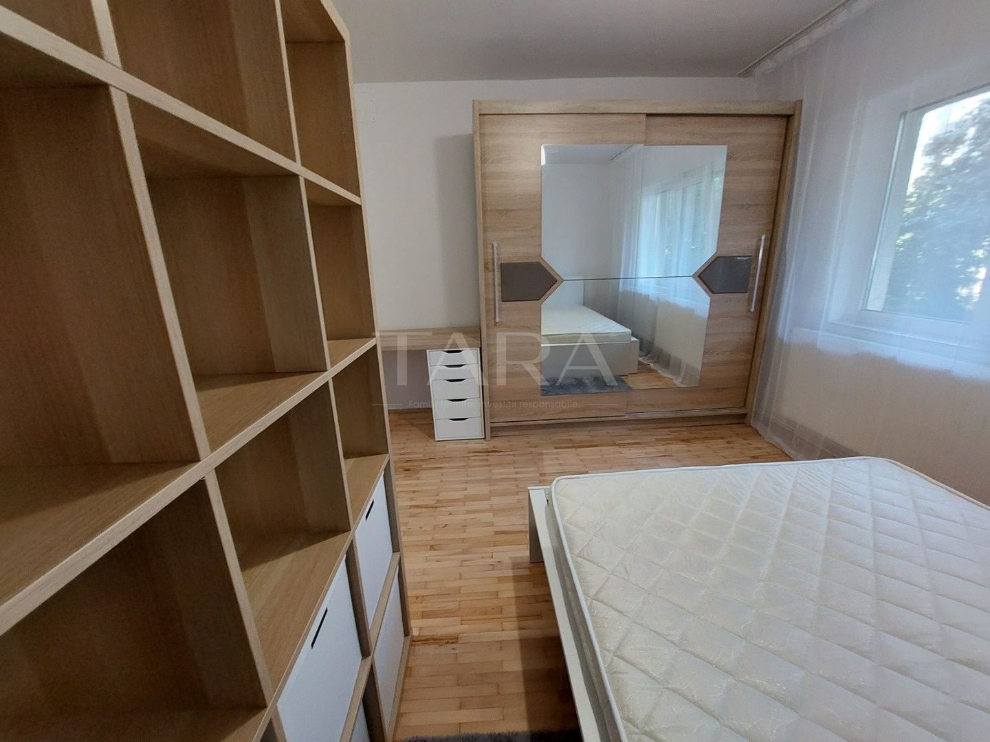 Apartament 1 cameră, parter înalt, ideal pentru locuință sau investiți - Poză 2