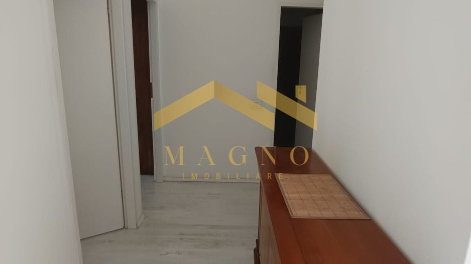 CASA SPATIOASA CU 4 CAMERE CARTIER GRADISTE - Poză 26