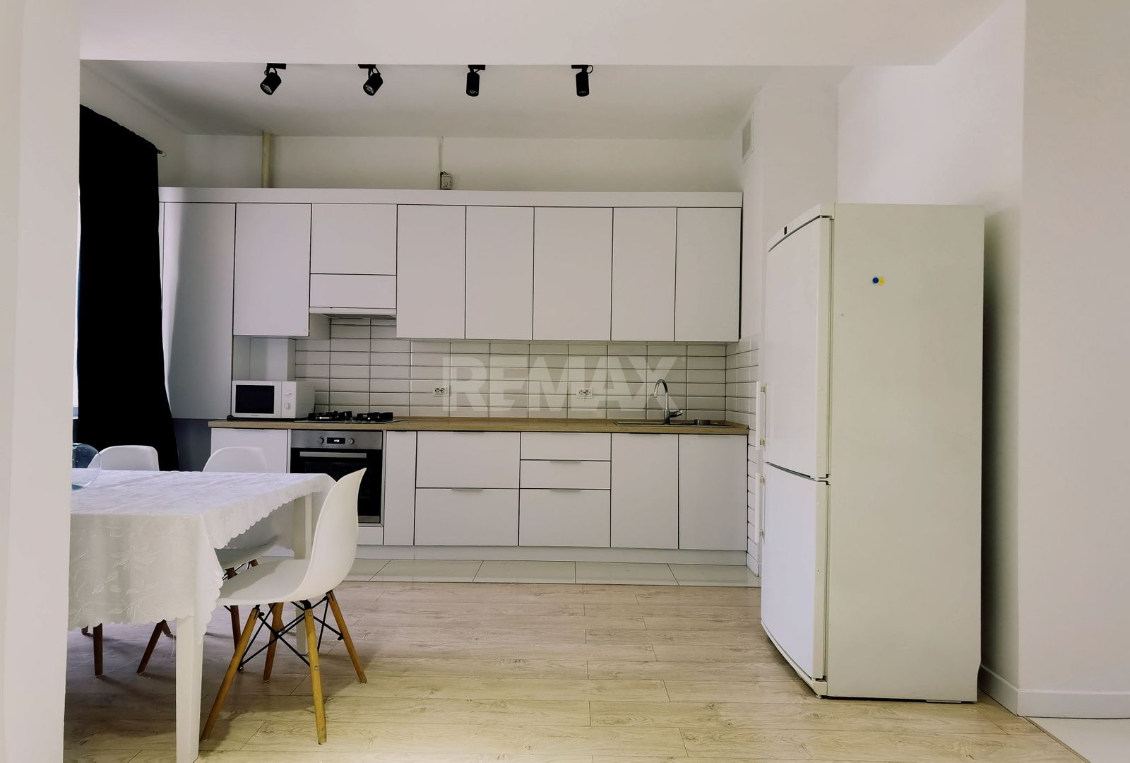Spre chirie I Apartament modern cu 2 dormitoare și living I Zona Centru I - Poză 8