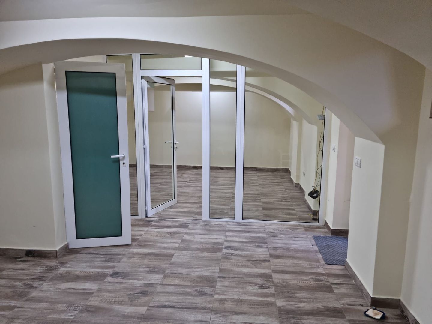 Spațiu comercial zonă Ultracentrală Comision 0% la cumparare - Poză 2