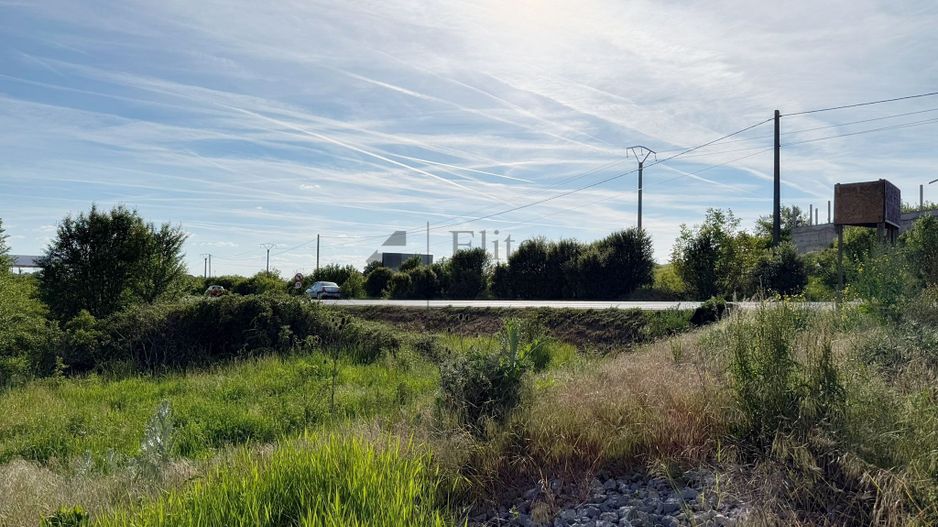 Teren intravilan 5680 mp la E671 / DN in Les, Bihor - Poză 1