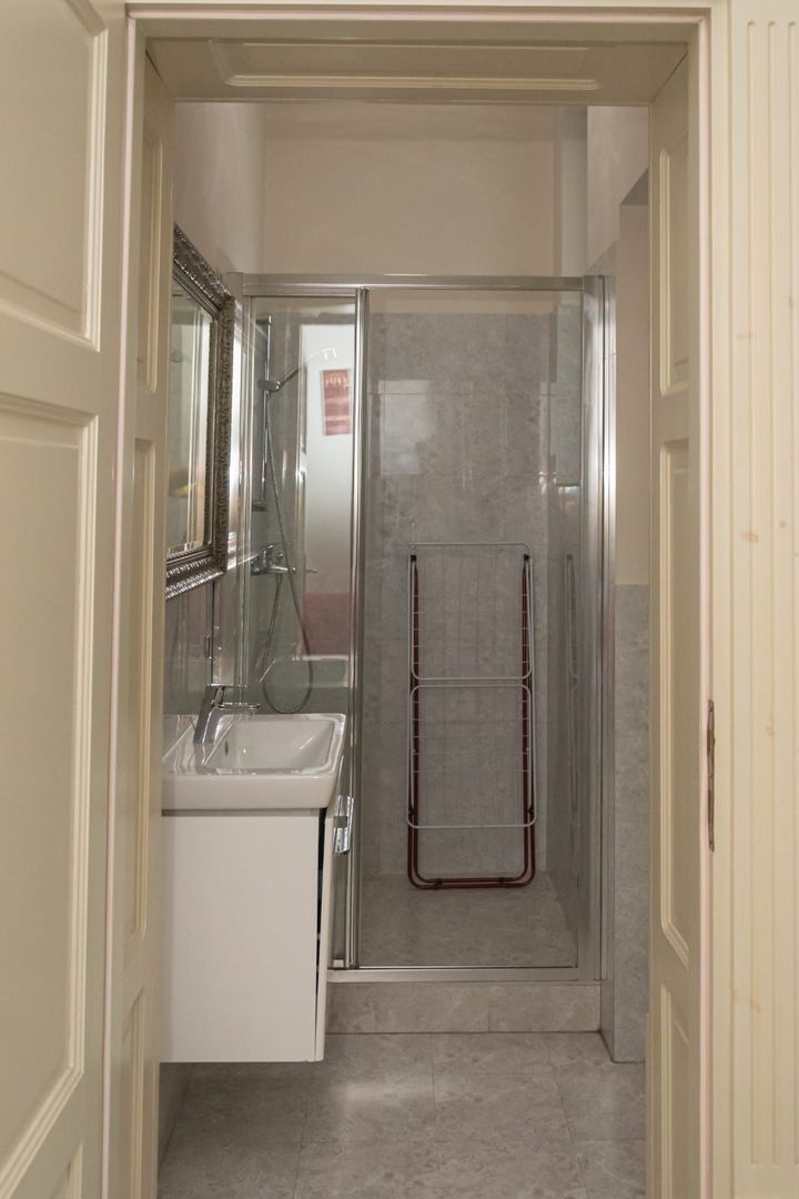De Inchiriat | 2 Camere | Piata Victoriei - Centrala Proprie | Etaj 3 - Poză 11