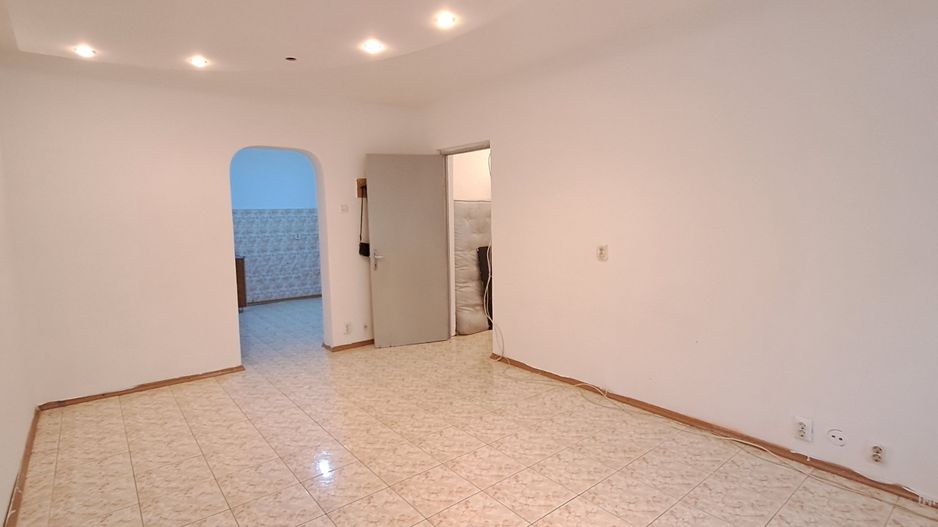 Apartament 3 camere Pantelimon, bloc reabilitat, statii stb si metrou - Poză 7