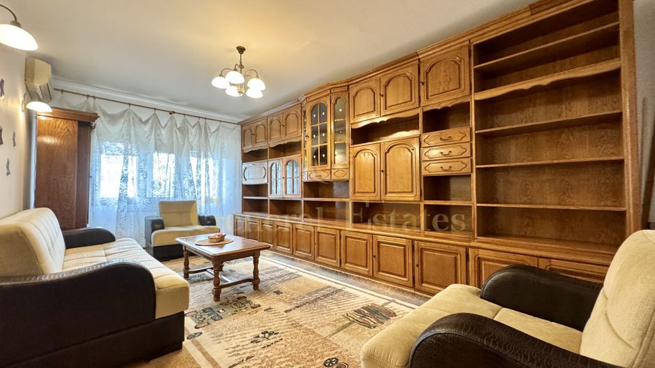 Spre Vânzare apartament cu 3 camere, în Centru, Păcurari - Poză 2