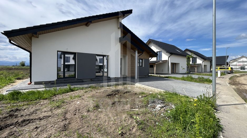 Casă pe un singur nivel INDEPENDENTĂ ENERGETIC - Cartier NOU - Poză 3