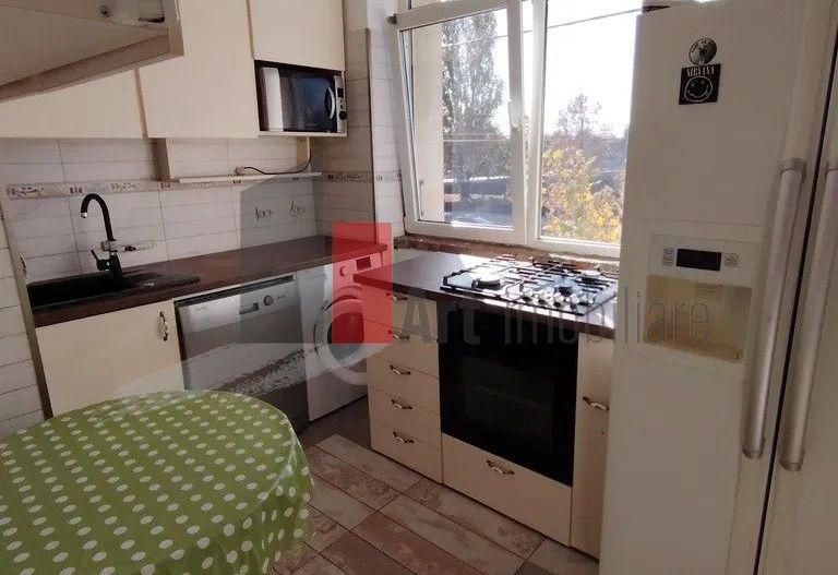 Apartament cu 3 camere de inchiriat in zona Grivita - Poză 3