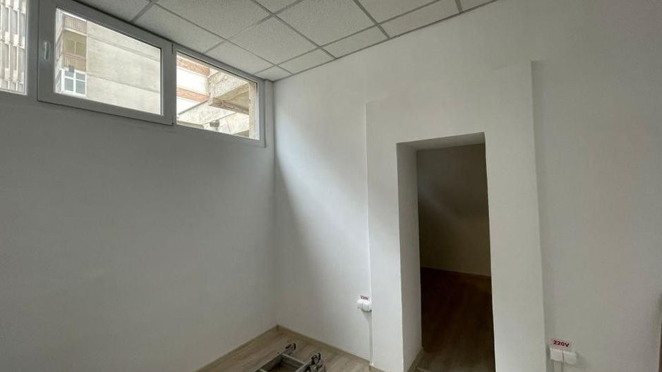 Spatiu comercial Ultracentral Pitesti - Poză 4