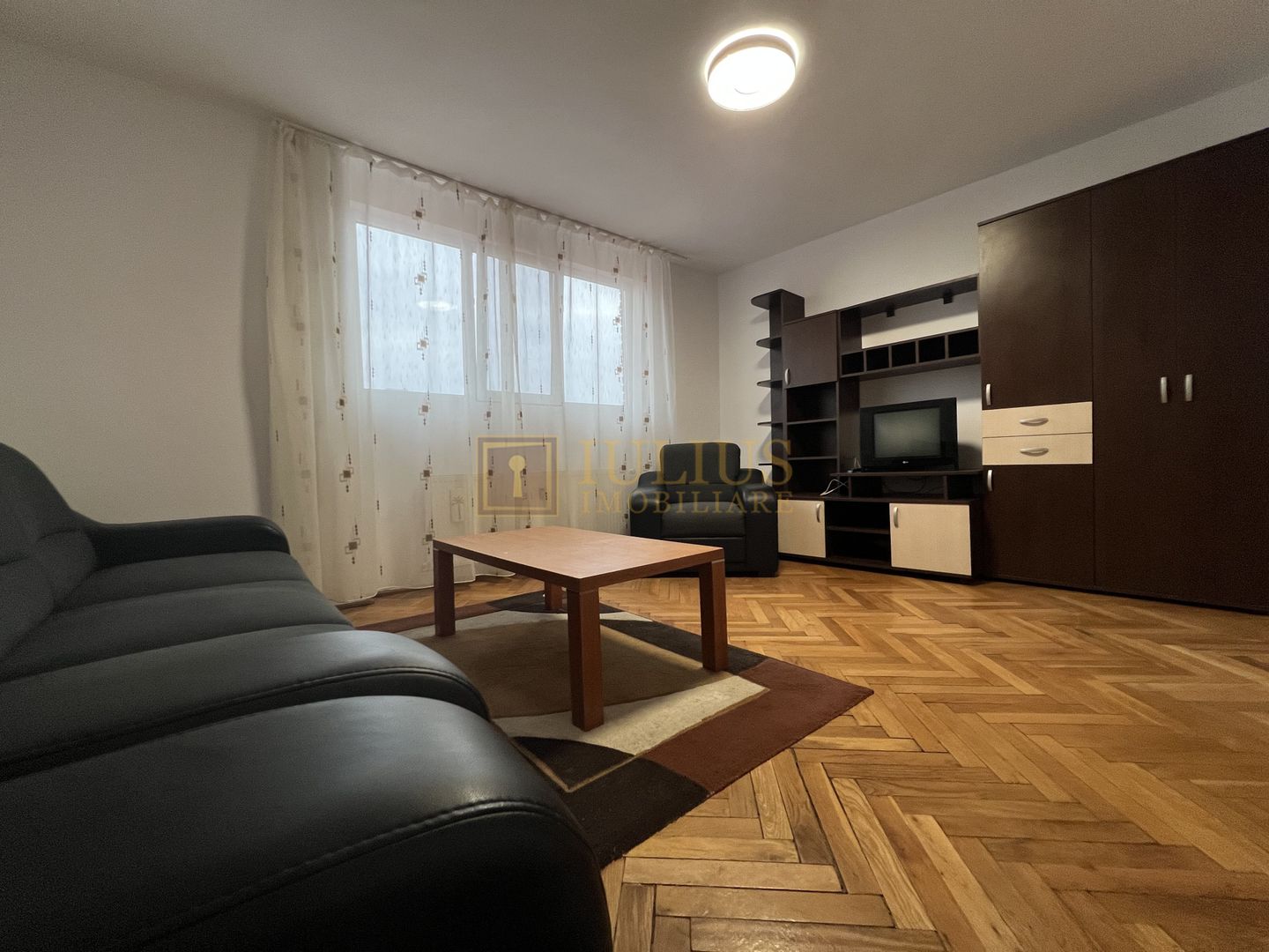 Piata Unirii; dormitor +birou;parcare privata si boxa (centrala proprie si ctr.) - Poză 6