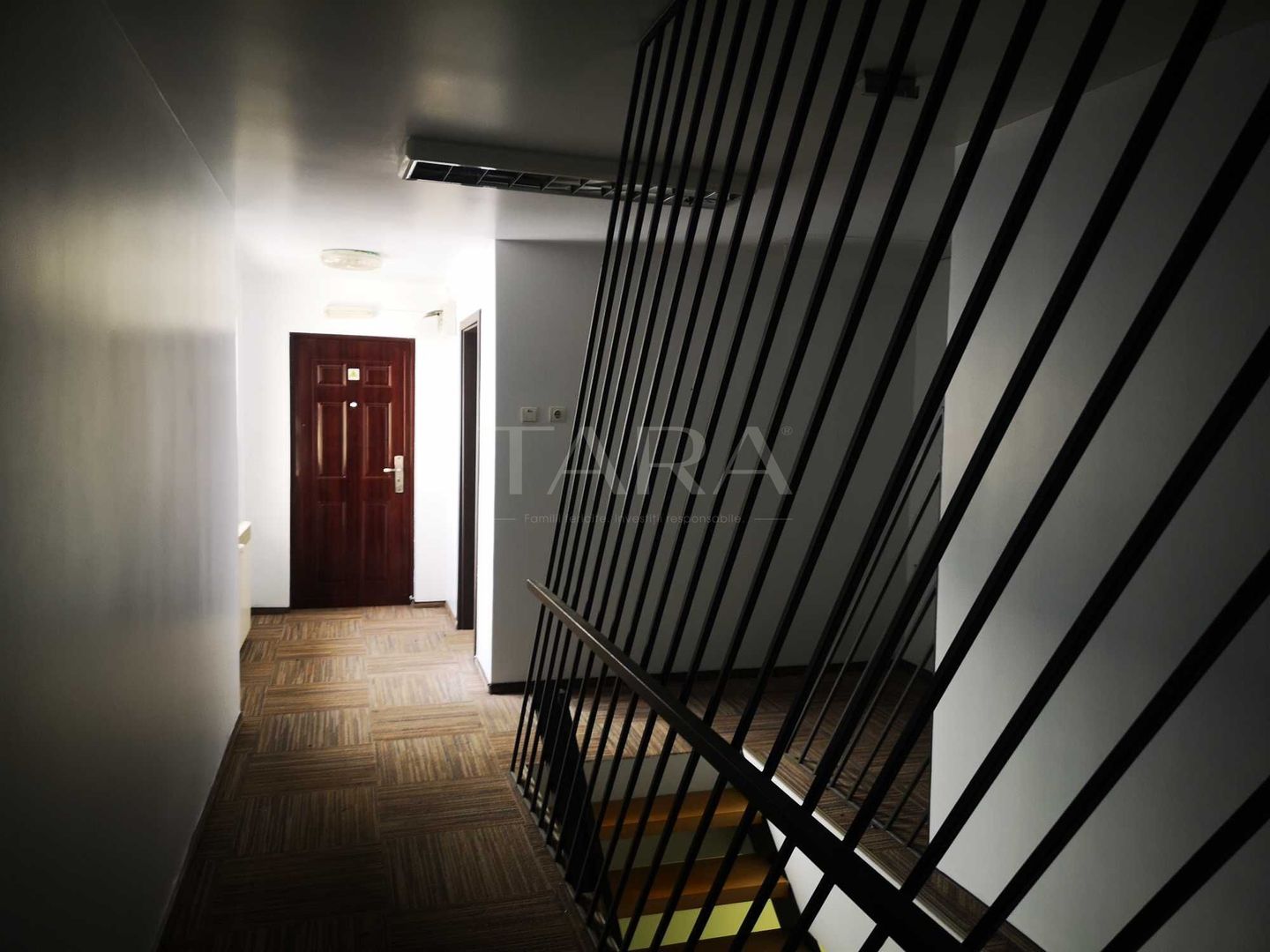 Casă spațioasă, ideală pentru locuință sau afacere - Poză 2