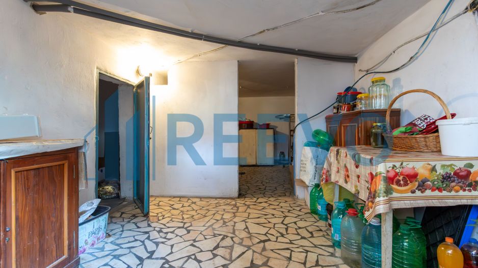 Clădire și teren pentru investiție, central Roman - Poză 63