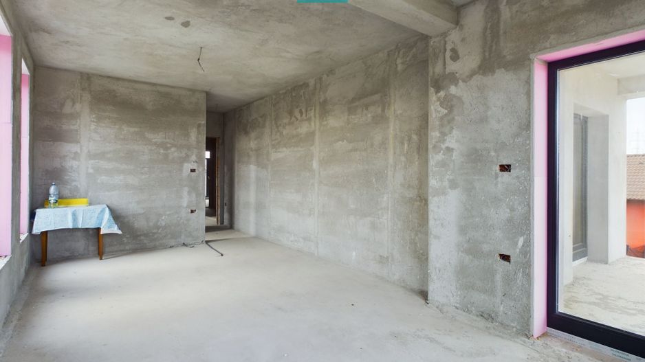 Vilă modernă pe 3 niveluri la gri în Poltura - Poză 23