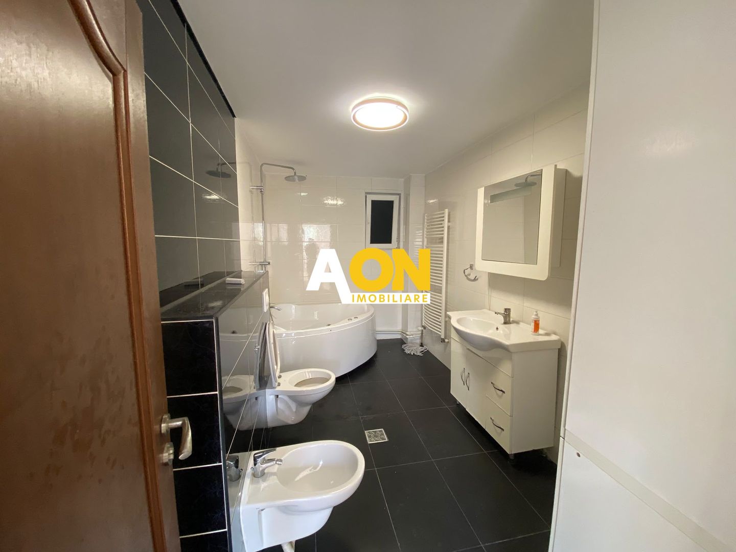 Casa Individuală 7 Camere, 2 Băi,  250 mp Utili - Poză 8