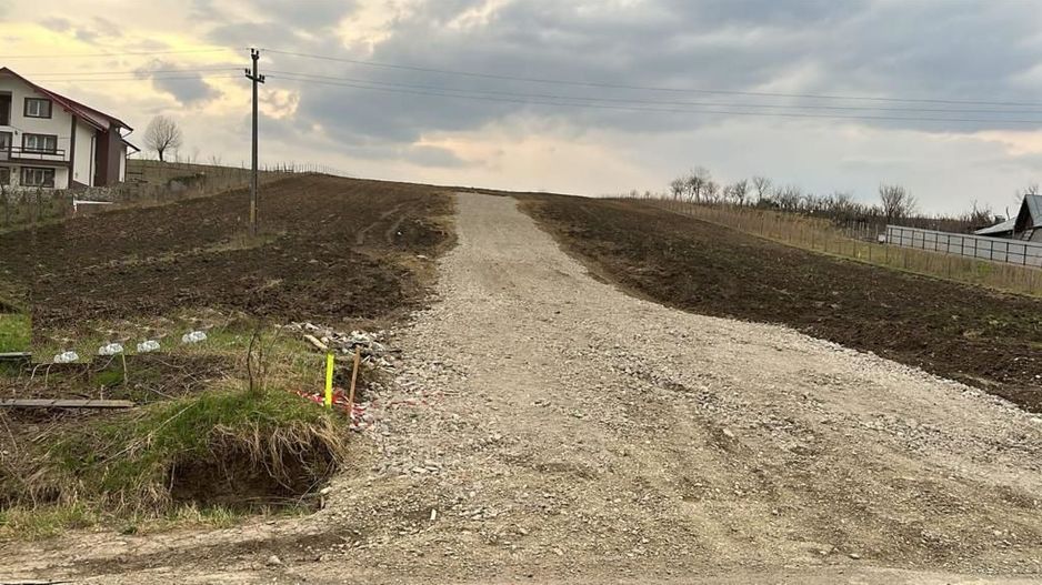 Teren INTRAVILAN 1300 mp, zona DELEA - CASTANILOR; - Poză 2
