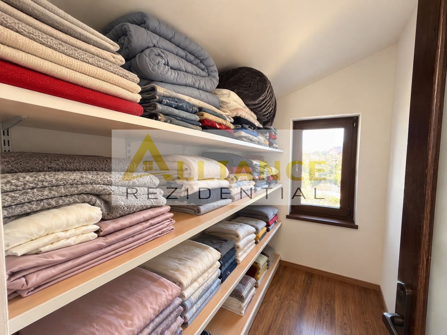 CASA P+M CU 5 CAMERE, 125 MP UTILI, GARAJ, PANOURI FOTOVOLTAICE - Poză 13