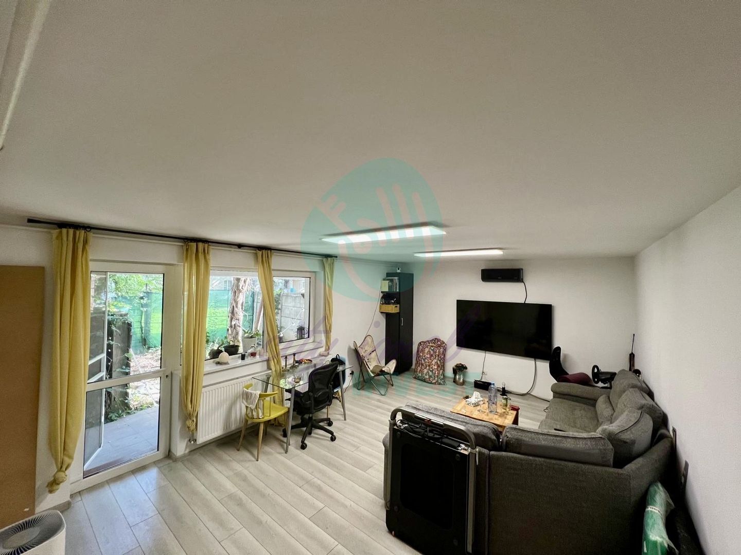 Bloc Boutique - 2 camere cu o mica curte si 2 bai - Poză 5