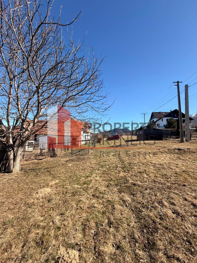 Casă tradițională cu 1800 mp teren  în Sohodol, Bran | Priveliște superba - Poză 12