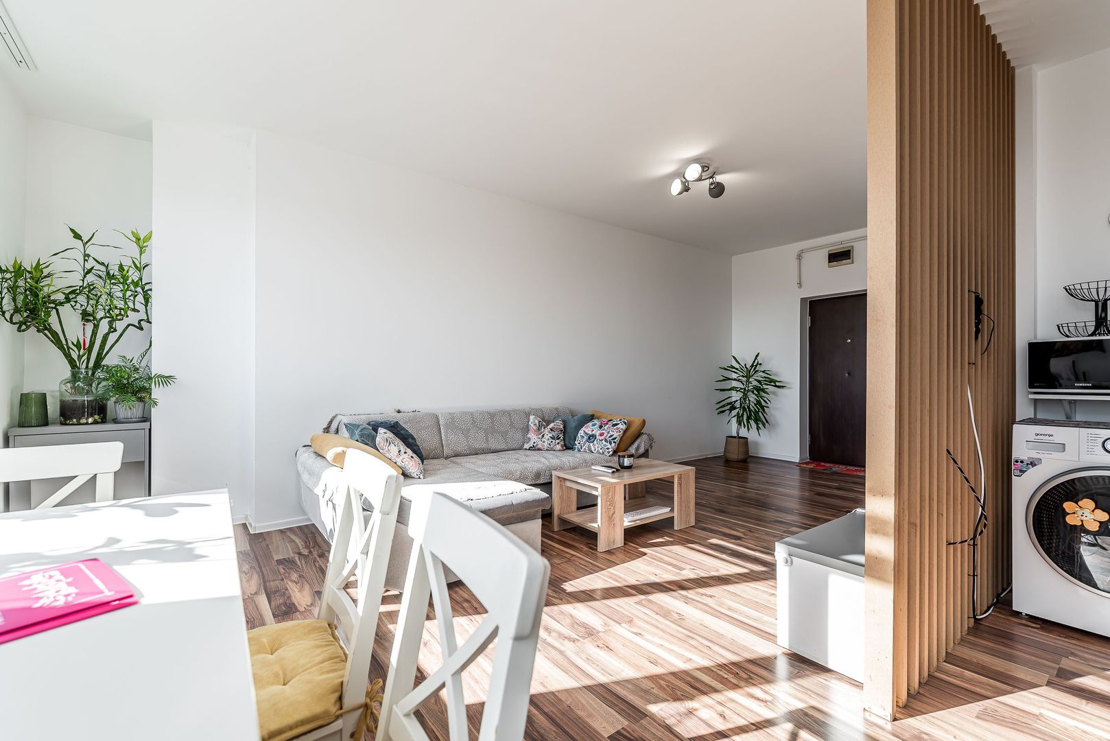 2 camere în blocul Urbanna: Orientare spre răsărit și confort complet - Poză 7