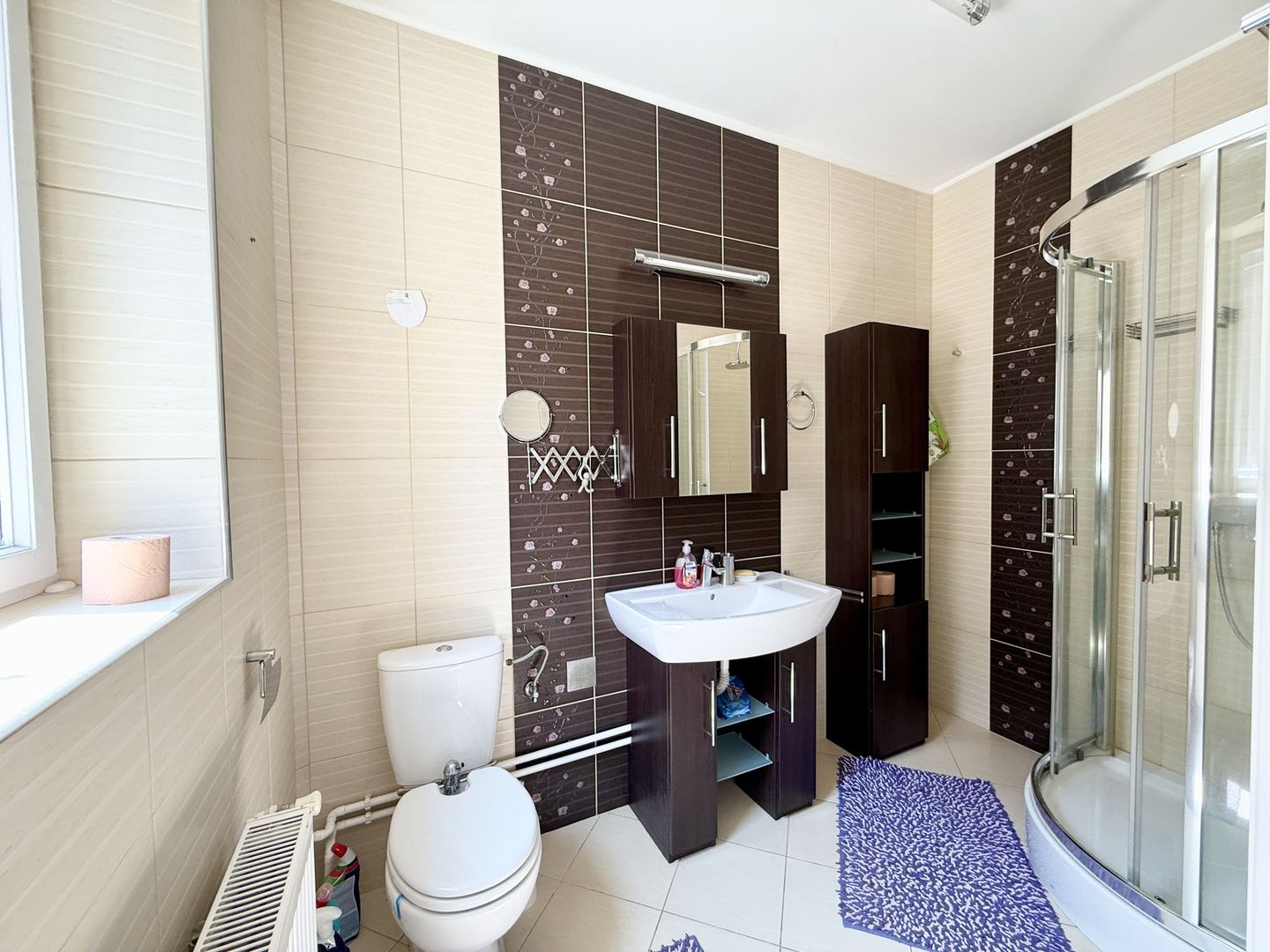 Apartament mobilat si utilat complet, zona centrala, 4 camere, 2 bai - Poză 15