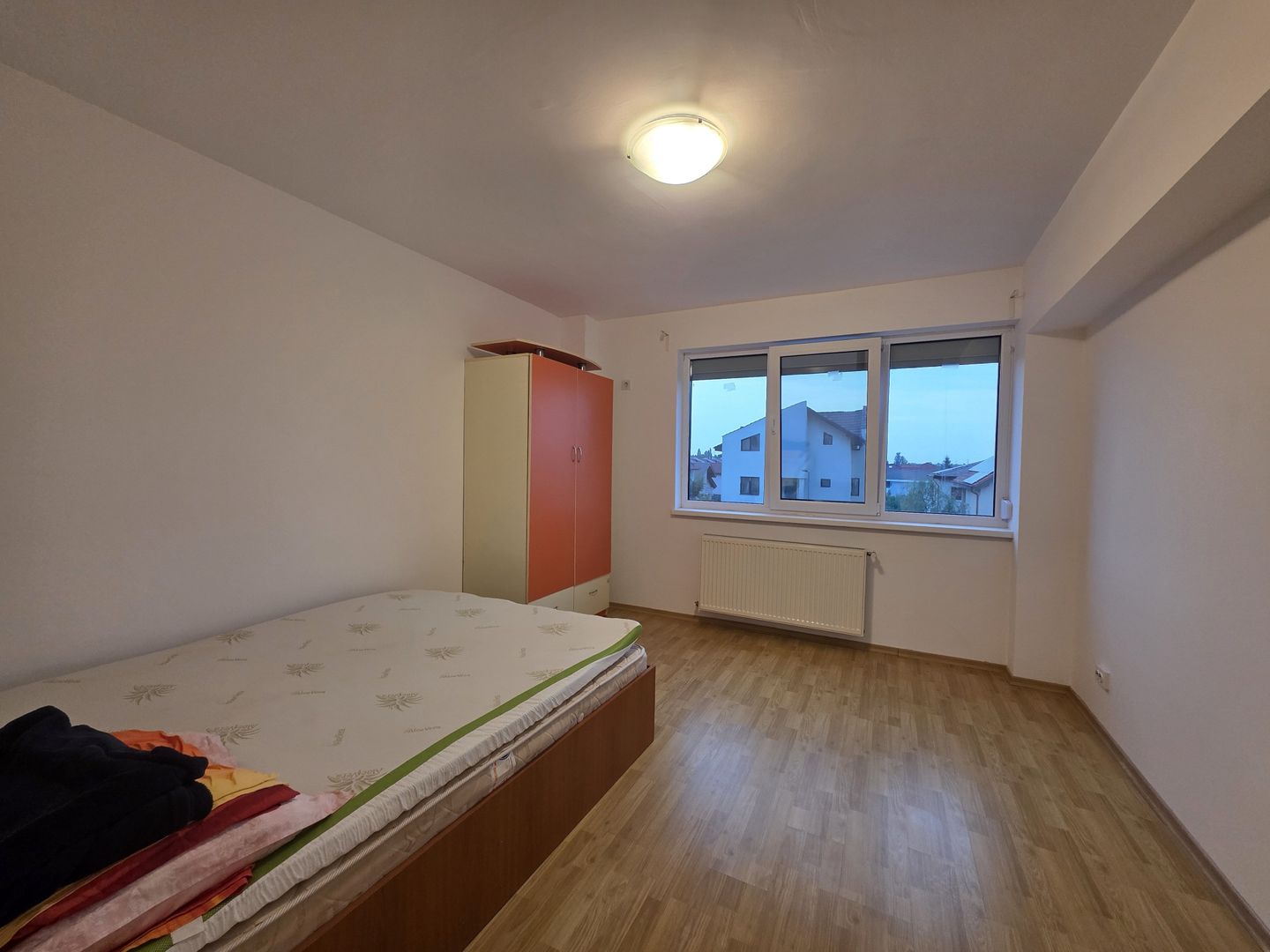 Apartament 3 camere – 100 mp – de închiriat în Cartierul Henri Coandă, - Poză 4