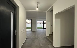 Duplex 1/2 4 camere, 3 băi, la strada principală Mosnita Veche - Poză 6