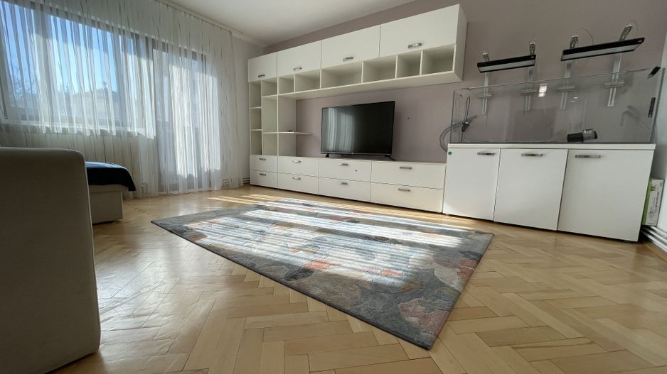 Apartament cu patru camere si garaj in zona Aradului - Poză 2