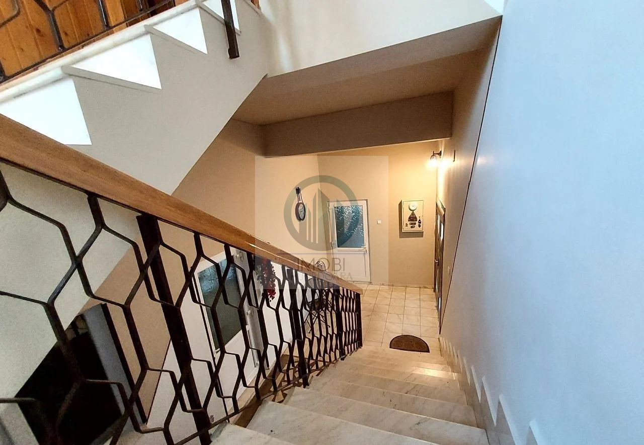 Vila Impresionanta în Deva–Construcție Solida 3 garaje inclus elevator - Poză 14