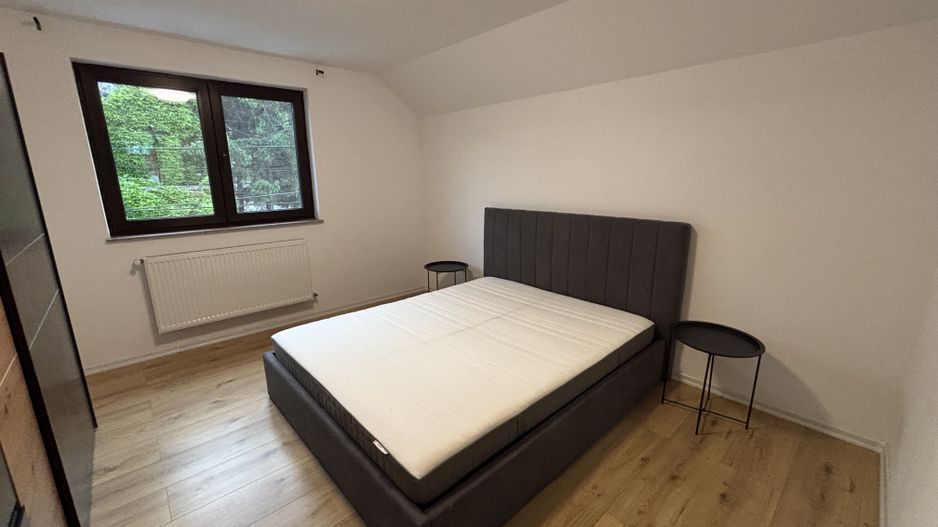 Apartament 3 Camere Spațios, Mobilat,  Curte și Balcon [ Zona Centrala ] - Poză 6